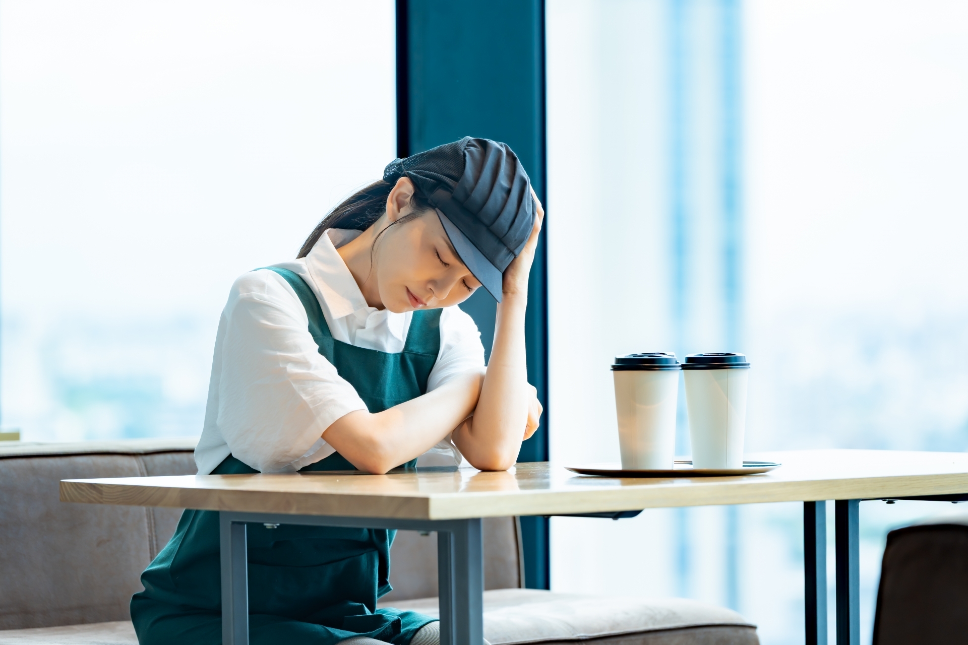 飲食店の人手不足を解消するには？少人数で店舗を稼働させる方法