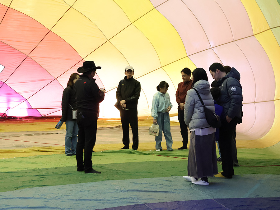 体育館での熱気球教室